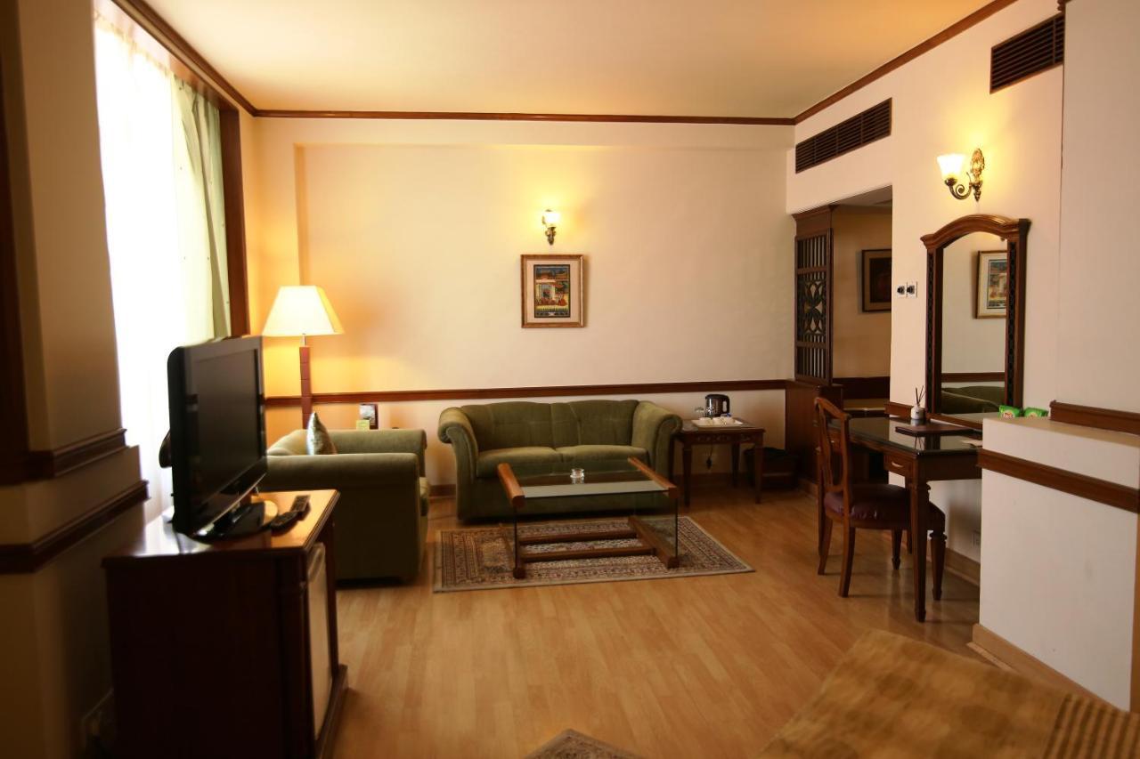 Hotel President Jalandhar Eksteriør billede