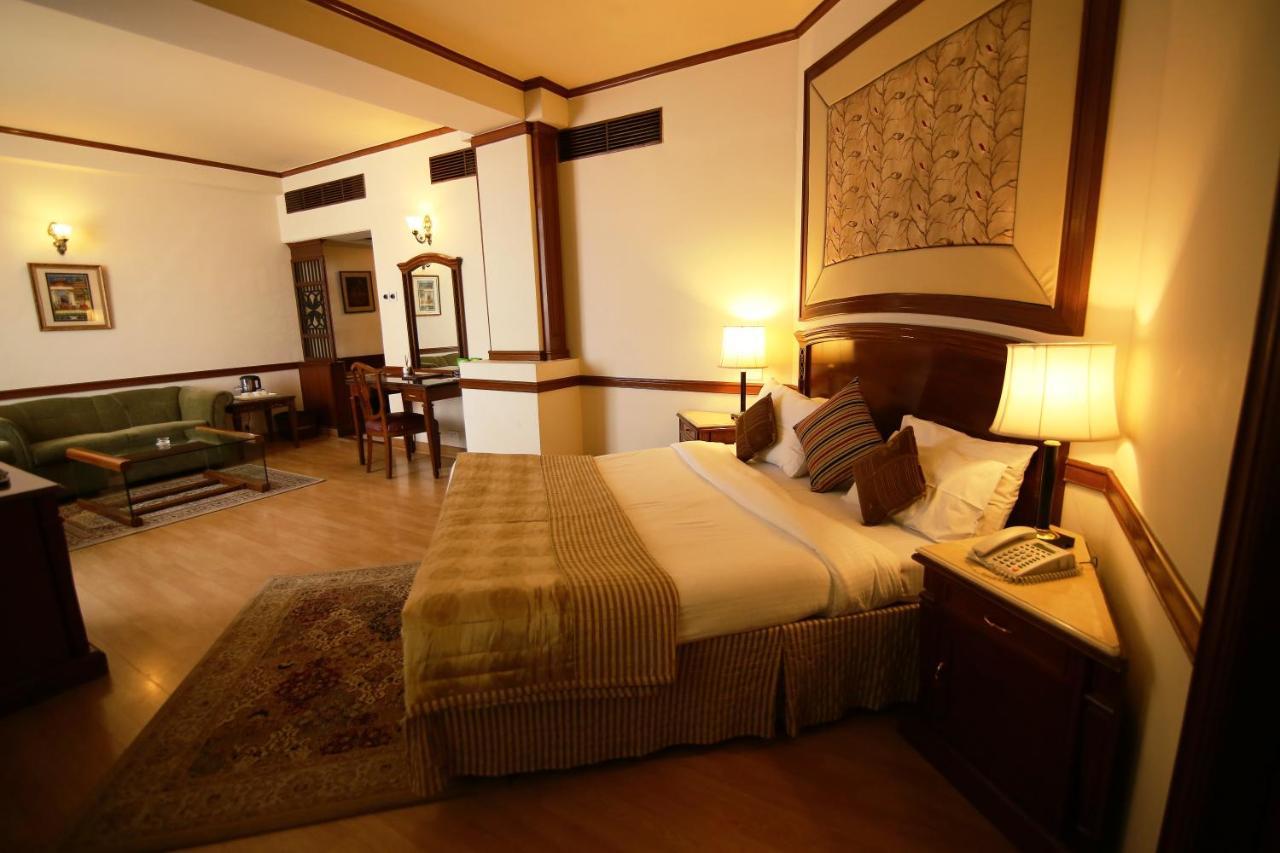 Hotel President Jalandhar Eksteriør billede