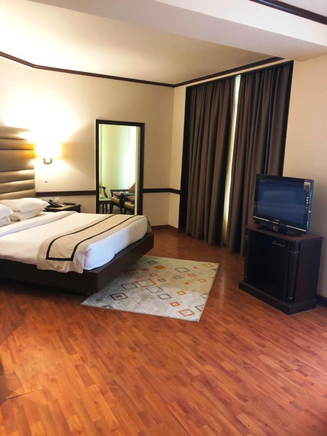 Hotel President Jalandhar Eksteriør billede
