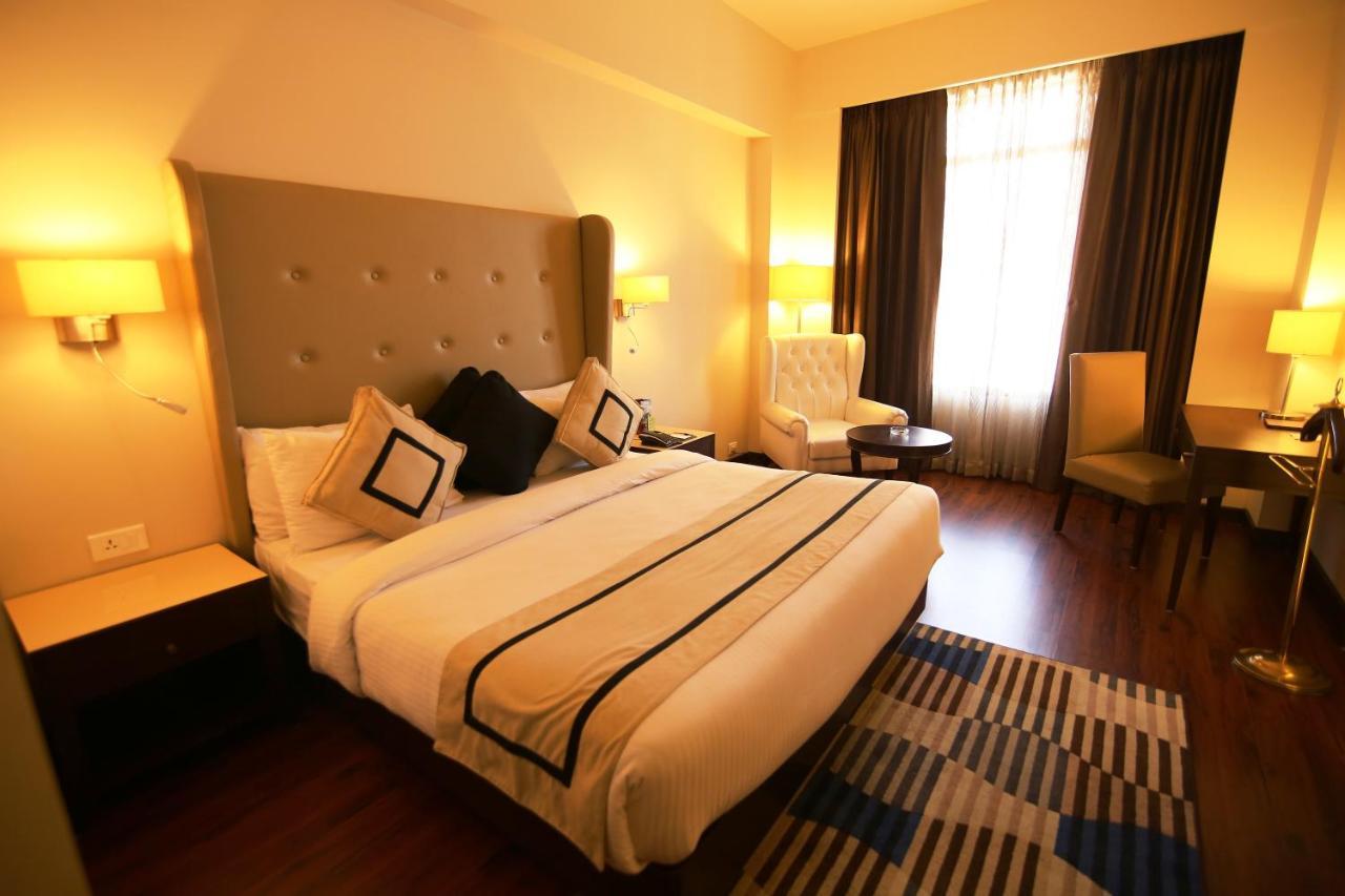 Hotel President Jalandhar Eksteriør billede