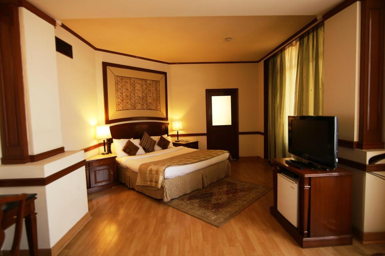 Hotel President Jalandhar Eksteriør billede
